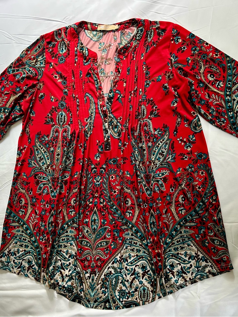 LA CERA Red Paisley Print Stretch Pintuck Tunic 1X